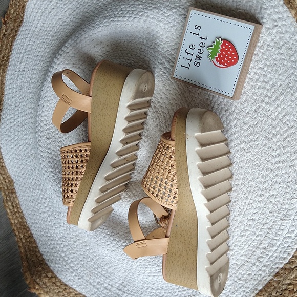 Universal Thread Alba Platform Woven Sandals - Picture 2 of 16